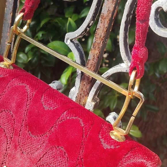'60s Vintage Cherry Red Lewis Carpet Bag - Picture 3 of 9